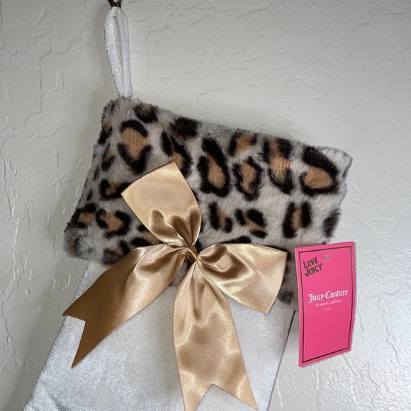 🎉HP🎉New Juicy Couture Pet Leopard/Cream Faux Fur Paw Print Holiday Stocking🐾 - Picture 6 of 10